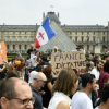 Францияда санитардык тыюуларга каршы митингдер уланды