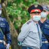ВИДЕО - В Казахстане мужчина застрелил пять человек: полицейских и судисполнителя