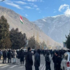 Протесты в Таджикистане: Глава ГБАО вышел к митингующим в Хороге. Он ранен