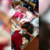 ВИДЕО - Детский ад. Малыши спят по четверо в кроватках и на полу