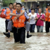 ВИДЕО - На юге Китая прилагаются огромные усилия для борьбы с наводнениями