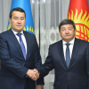 Премьеры Кыргызстана и Казахстана обсудили проблемы с грузами на границе