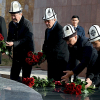Мамлекеттик катчы Тарых жана ата-бабаларды эскерүү күндөрүндө «Ата-Бейитке» гүл койду