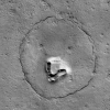ФОТО - Спутник NASA сфотографировал на Марсе похожий на морду медведя рельеф