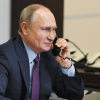 ВИДЕО - В Кремле прокомментировали решение суда в Гааге о выдаче ордера на арест Путина