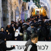 ВИДЕО - В мечети Аль-Акса вторую ночь подряд происходят столкновения палестинцев с израильской полицией