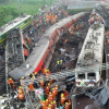 ВИДЕО - В Индии в результате столкновения поездов погибли 288 человек