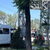 Маршрутка с пассажирами врезалась в рекламный щит в Бишкеке