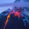 ВИДЕО - На Камчатке началось извержение самого высокого вулкана в Евразии