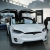 Tesla предложила заряжать электромобили от солнца