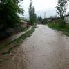 ВИДЕО - В Тюпе селевой поток затопил более 90 домов и внутренних дорог