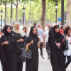 Франция мектептеринде мусулман аялдардын абая көйнөгүн кийүүгө тыюу салынат
