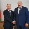 Лукашенко первым из коллег поздравил Путина с днем рождения