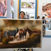 19-летняя кыргызстанка представила свою живопись на ярмарке в Китае