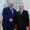 Лукашенко поздравил Путина с днем рождения