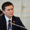 Чыңгыз Ажибаев мандатынан ажырап Жогорку Кеңеш менен коштошот