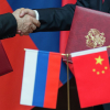 Эксперт: Взаимодействие России и Китая служит примером сосуществования стран в период формирования широкой многополярности
