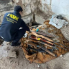 Нарын облусунда мыйзамсыз сакталган ок атуучу куралдар табылды
