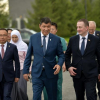 Беларустун өкмөт башсысы Бишкектеги таштандыны кайра иштетүүчү заводго барды