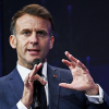 Макрон приветствовал участников G7 под российскую песню