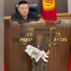 Этникалык кыргыз кыз кулчулукта кармалганын айтып, баласын кайтарууну суранууда