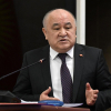 Өмүрбек Текебаев Германияда жумушсуз калган кыргызстандык студенттер менен жолукту