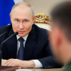 Путин Орусиянын Коргоо министрлигинде кадрдык өзгөртүүлөрдү жүргүздү