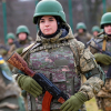 Украинада балалуу эмес аялдарды аскерге чакыруу сунушталды