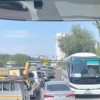 Автобус Минкультуры остановился на встречной полосе: на водителя составили протокол