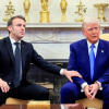 Макрон Трампты сынга алып, каяша айтты