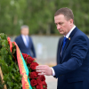 Беларустун премьер-министри Александр Турчин Жеңиш аянтындагы Өчпөс отко гүлчамбар койду