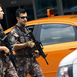 Сопредседателя прокурдской партии Турции приговорили к пяти месяцам тюрьмы