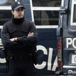 В Барселоне задержали со стрельбой угнанный грузовик с газом