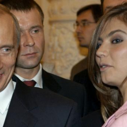 Путин үйлөндүбү?