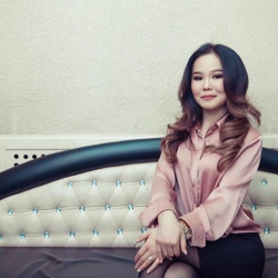 Айдана Шамшидинова, визажист-стилист: “Шоу-бизнес өкүлдөрүнүн көпчүлүгү менин кызматымдан пайдаланышат”