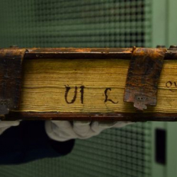 Саратовчанин продавал по 500 рублей книги стоимостью в миллионы