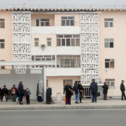 Түркмөнстанда мамлекеттик кызматтардагы пенсионерлер жумуштан алынууда