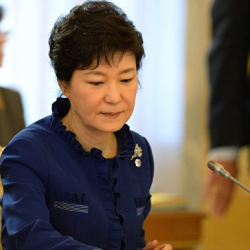 ФОТО - Конституционный суд Южной Кореи планирует решить судьбу Пак Кын Хе 10 марта