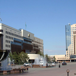 Суд в Казахстане продлил арест бывшего замглавы администрации Назарбаева