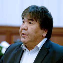   Садык Шер-Нияз Текебаевди жалганчы кылды