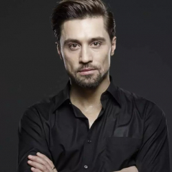 ФОТО - Дима Билан побрился налысо