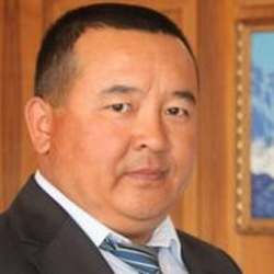 Кезек Илмияновго келди