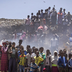 Власти Эфиопии объявили траур по жертвам обрушения мусорной свалки