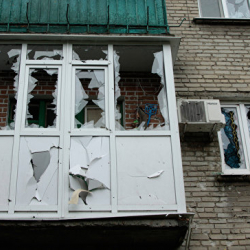 В Ясиноватой в результате обстрела поврежден жилой дом