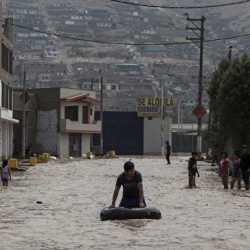 Число жертв наводнений в Перу возросло до 72 человек