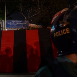 Шесть человек погибли в результате взрывов в Бангладеш