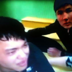 Садыр Жапаровдун эки баласын милициялар токмоктоп, адвокат киргизбей жатышат