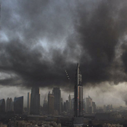 В Дубае загорелась строящаяся высотка