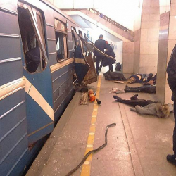 ФОТО - В Санкт-Петербурге в метро прогремел взрыв