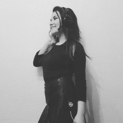 Сүрөт - Минюра Рахимжанованын чет өлкөгө кетүүсүнө эмне аргасыз кылды?